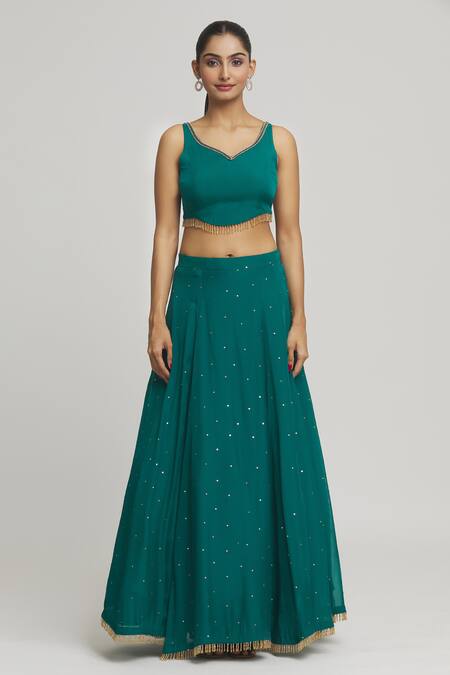 Naintara Bajaj_Green Organza Sequins, Crystals V-neck Scatter Embellished Lehenga Set _Online_at_Aza_Fashions