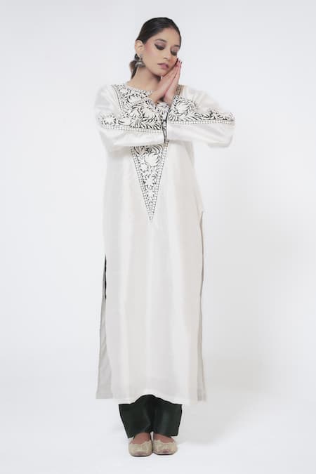 Wazir C Kashmiri Aari Blossom Embroidered Kurta Pant Set 