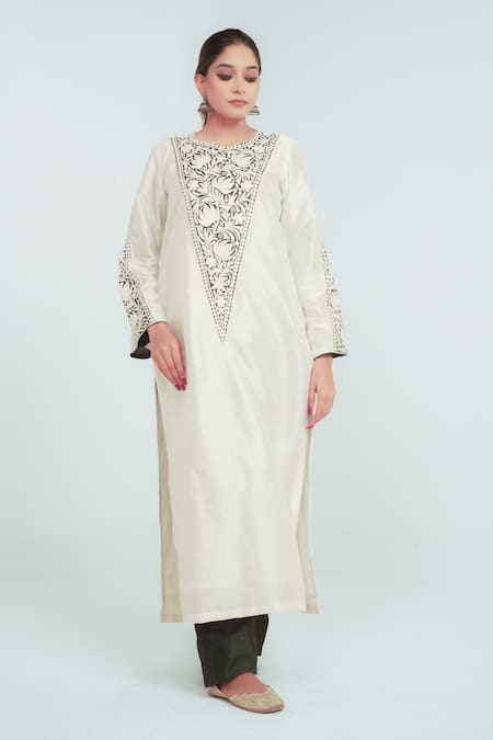 Wazir C_Green Silk, Organza Embroidery Round Neck Kashmiri Aari Blossom Kurta Pant Set _Online_at_Aza_Fashions