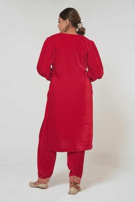 Shop_Wazir C_Red Silk, Velvet Embroidery, Lace V-neck Kashmiri Tilla Paisley Kurta Set _at_Aza_Fashions