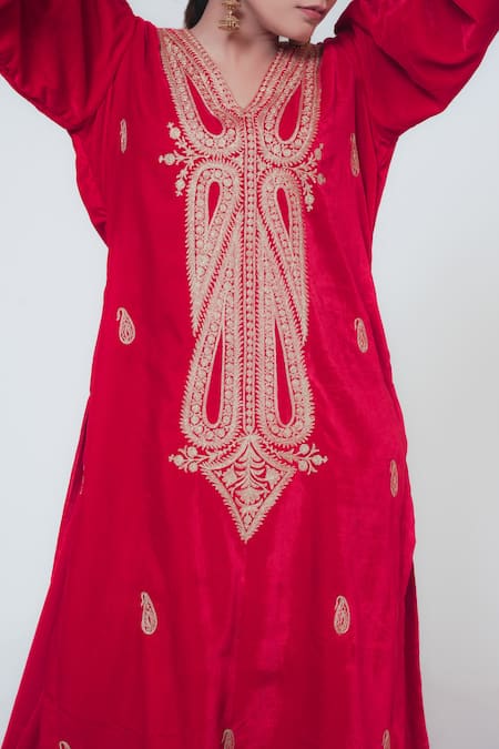 Shop_Wazir C_Red Silk, Velvet Embroidery, Lace V-neck Kashmiri Tilla Paisley Kurta Set _Online_at_Aza_Fashions