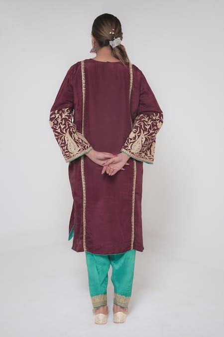 Shop_Wazir C_Wine Silk, Organza Embroidery V-neck Kashmiri Tilla Fleur Kurta Pant Set _at_Aza_Fashions
