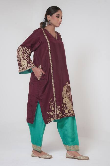 Buy_Wazir C_Wine Silk, Organza Embroidery V-neck Kashmiri Tilla Fleur Kurta Pant Set _Online_at_Aza_Fashions