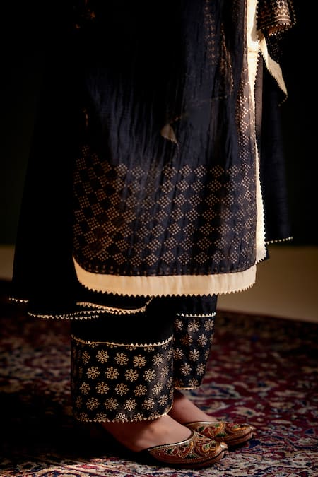 Buy_Vashisht Guru Dutt_Black Dupion Silk Printed Thread Scallop V Block Anarkali Pant Set _Online_at_Aza_Fashions