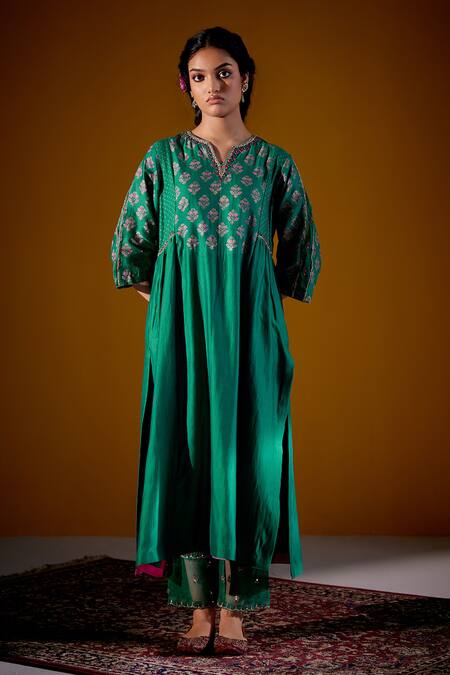 Buy Vashisht Guru Dutt Green Handloom Chanderi Printed Floral Notched Woven Embroidered Kurta Pant Set Online at Aza Fashions Buy_Vashisht Guru Dutt_Green Handloom Chanderi Printed Floral Notched Woven Embroidered Kurta Pant Set _Online_at_Aza_Fashions