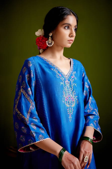 Vashisht Guru Dutt_Blue Dupion Silk Printed Floral V Neck Embroidered Panelled Kurta Salwar Set _at_Aza_Fashions