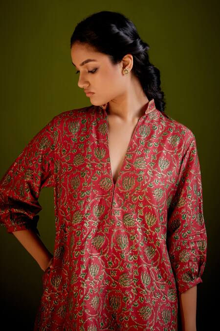 Vashisht Guru Dutt_Orange Dupion Silk Printed Floral Notched Embroidered Kurta Salwar Set _Online_at_Aza_Fashions