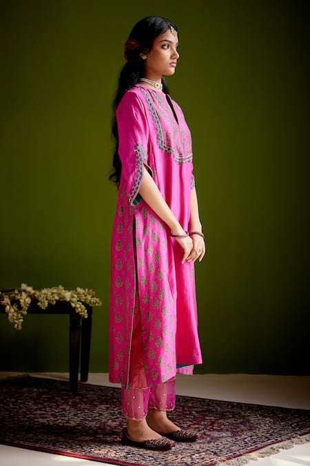 Buy_Vashisht Guru Dutt_Pink Handloom Chanderi Printed Floral Embroidered Panelled Tunic And Pant Set _Online_at_Aza_Fashions