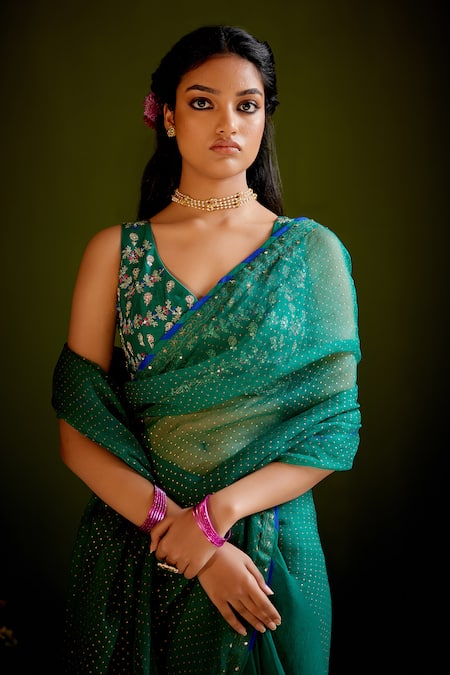 Buy_Vashisht Guru Dutt_Green Silk Organza Printed V Neck Block Saree With Blouse _Online_at_Aza_Fashions