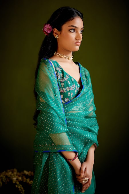 Shop_Vashisht Guru Dutt_Green Silk Organza Printed V Neck Block Saree With Blouse _Online_at_Aza_Fashions