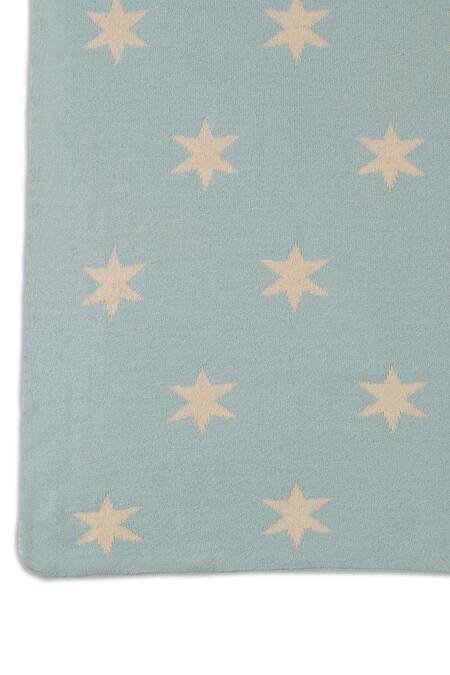 Houmn Blue 100% Soft Cotton Knitted Star Pattern Puffy Baby Blanket And Toy Set at Aza Fashions Houmn_Blue 100% Soft Cotton Knitted Star Pattern Puffy Baby Blanket And Toy Set_at_Aza_Fashions