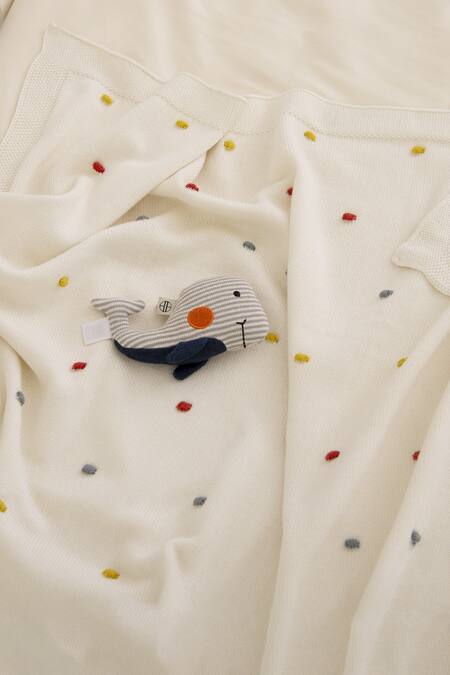 Buy_Houmn_Ivory 100% Soft Cotton Knitted And Polka Dot Huggable Baby Blanket & Toy Set_Online_at_Aza_Fashions