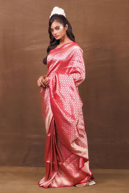 Vishwa By Pinki Sinha Pink Silk Clover Bloom Handwoven Pure Banarasi Saree Online at Aza Fashions Vishwa By Pinki Sinha_Pink Silk Clover Bloom Handwoven Pure Banarasi Saree_Online_at_Aza_Fashions