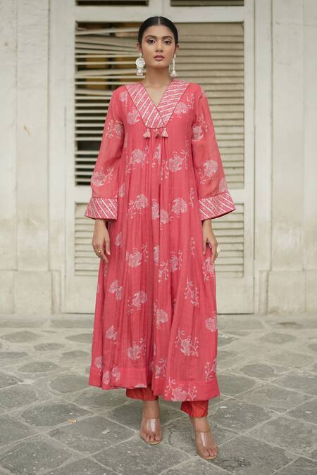 Shop_Almaari By Pooja Patel_Red Chanderi Gota Patti V-neck Floral Print A-line Kurta With Pant _Online_at_Aza_Fashions