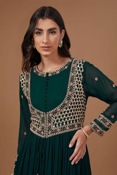Baidehi Green Georgette Embroidery Round Neck Tiered Anarkali Online at Aza Fashions Baidehi_Green Georgette Embroidery Round Neck Tiered Anarkali _Online_at_Aza_Fashions