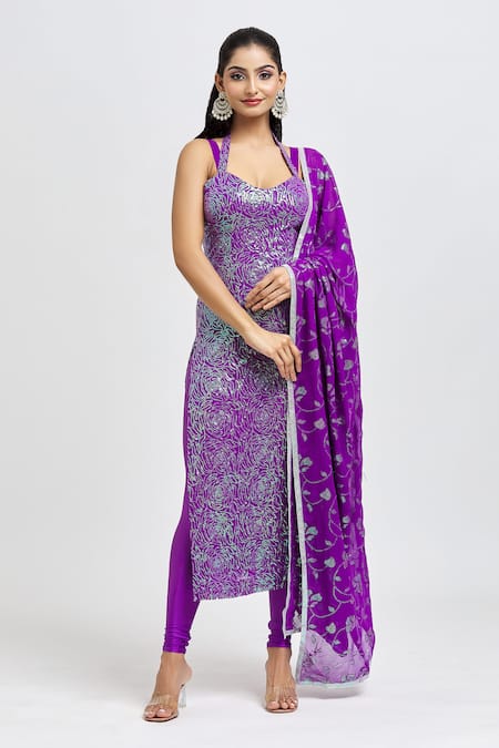 Label Priyanka Kar_Purple Georgette Sequins Sweetheart Neck Embellished Kurta Legging Set _at_Aza_Fashions