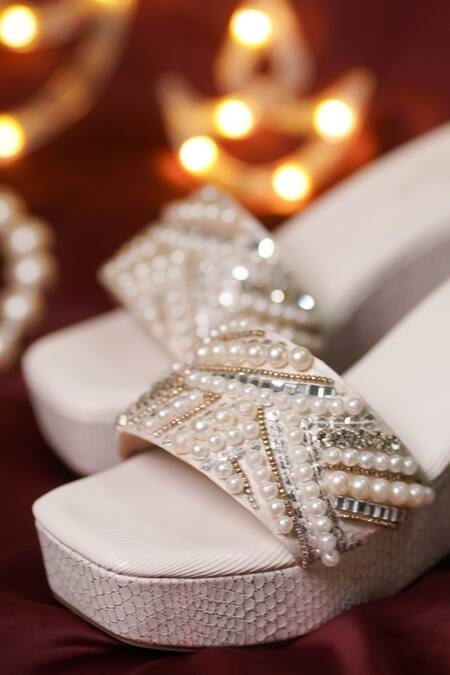 Sole Mates by Palak Off White Pearl Snowbell Handcrafted Wedges Online at Aza Fashions Sole Mates by Palak_Off White Pearl Snowbell Handcrafted Wedges _Online_at_Aza_Fashions