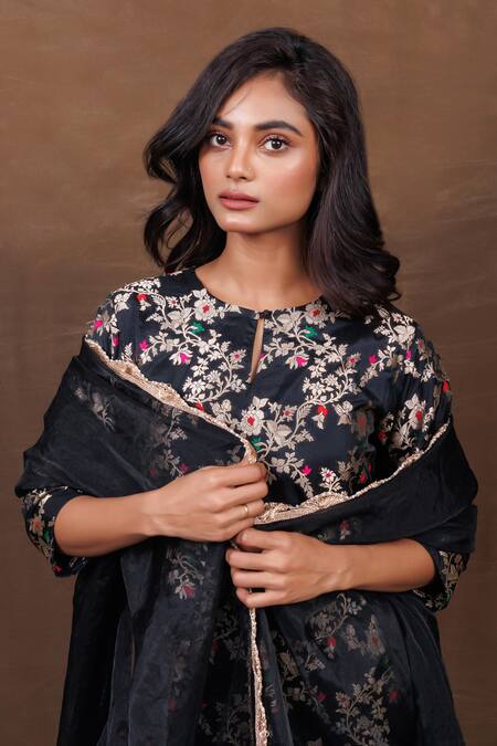 Vishwa By Pinki Sinha_Black Silk Beads Keyhole Neck Floral Jaal Pattern Kurta Sharara Set_Online_at_Aza_Fashions