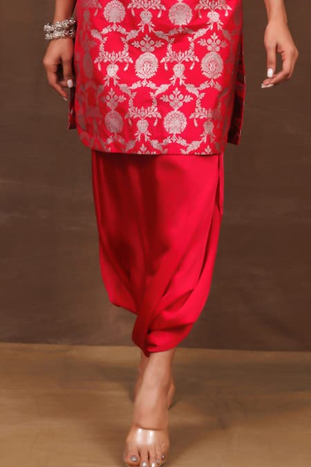 Buy_Vishwa By Pinki Sinha_Red Silk Mandarin Collar Floral Pattern Handwoven Kurta And Dhoti Pant Set _Online_at_Aza_Fashions
