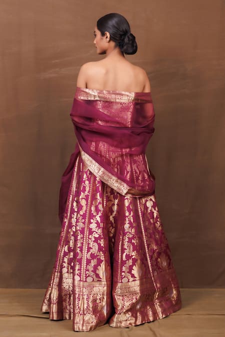 Vishwa By Pinki Sinha Purple Brocade, Silk, Chiffon Metallic Floral Pattern Handwoven Lehenga Set Online at Aza Fashions Vishwa By Pinki Sinha_Purple Brocade, Silk, Chiffon Metallic Floral Pattern Handwoven Lehenga Set _Online_at_Aza_Fashions