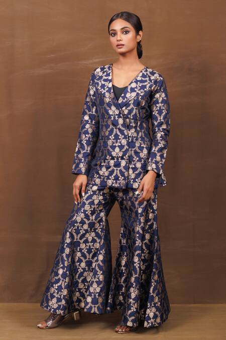 Buy_Vishwa By Pinki Sinha_Blue Silk Embroidery V-neck Floral Pattern Banarasi Gharara Set _Online_at_Aza_Fashions