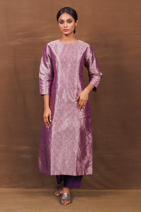 VISHWA BY PINKI SINHA Purple Banarasi Silk Handwoven Geometric Round Pattern Kurta And Pant Set 