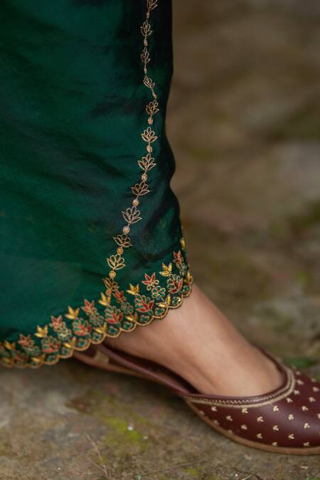 Buy_Label Earthen_Green Silk Zari, Embroidery Rani Panna Resham Saree _Online_at_Aza_Fashions