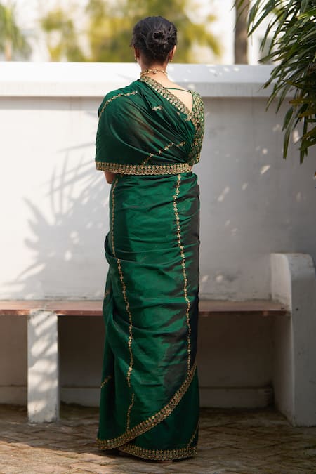 Label Earthen_Green Silk Embroidery Round Neck Rani Panna Resham Saree And Blouse Set _Online_at_Aza_Fashions