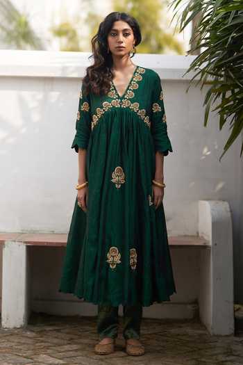 Buy Label Earthen Green Silk Zari, Embroidery V-neck Rani Zardozi Anarkali And Pant Set at Aza Fashions Buy_Label Earthen_Green Silk Zari, Embroidery V-neck Rani Zardozi Anarkali And Pant Set _at_Aza_Fashions
