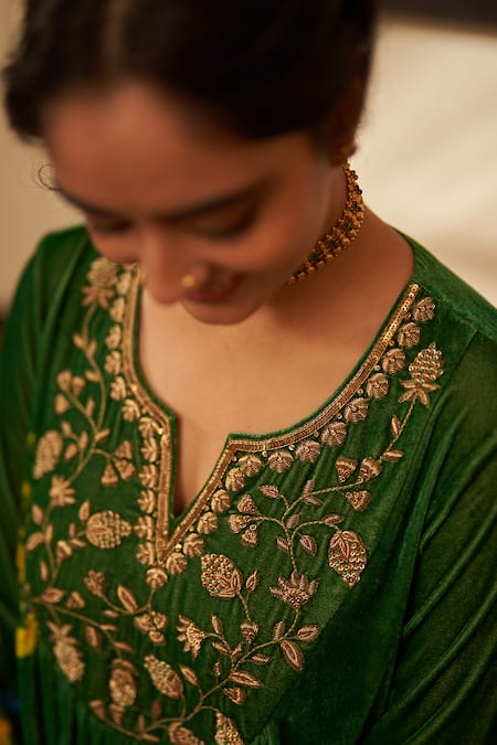 Label Earthen_Green Silk, Velvet Zari, Embroidery Round Rani Bahar Printed Kurta And Pant Set _at_Aza_Fashions