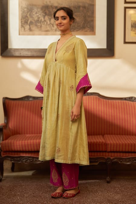 Label Earthen_Green Tissue, Silk Embroidery, Sequins, Zari V-neck Rani Floral Anarkali Set _Online_at_Aza_Fashions