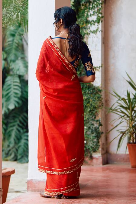 Label Earthen Red Silk Zari Seetaphool Rani Embroidered Zardozi Saree Online at Aza Fashions Label Earthen_Red Silk Zari Seetaphool Rani Embroidered Zardozi Saree _Online_at_Aza_Fashions