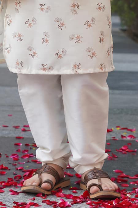 Taber Tikri_Off White Cotton, Silk Embroidery, Sequins Floral Print Thread Bundi Set _Online_at_Aza_Fashions