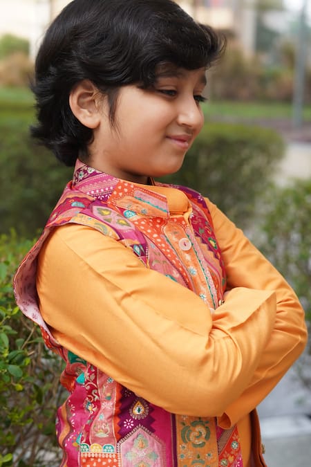 Taber Tikri Mughal Pattern Brocade Bundi Set 