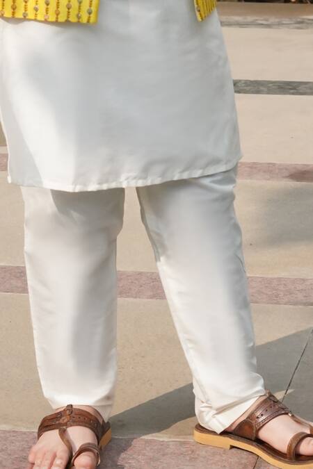 Taber Tikri_Yellow Cotton, Silk Embroidery, Sequins Floral Striped Bundi Set _Online_at_Aza_Fashions