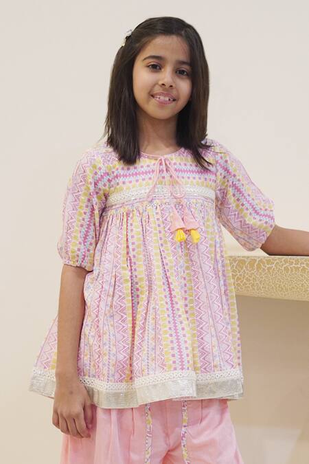 Taber Tikri_Off White Cotton Gota Patti, Tassels Geometric Print Kurta And Dhoti Pant Set _Online_at_Aza_Fashions