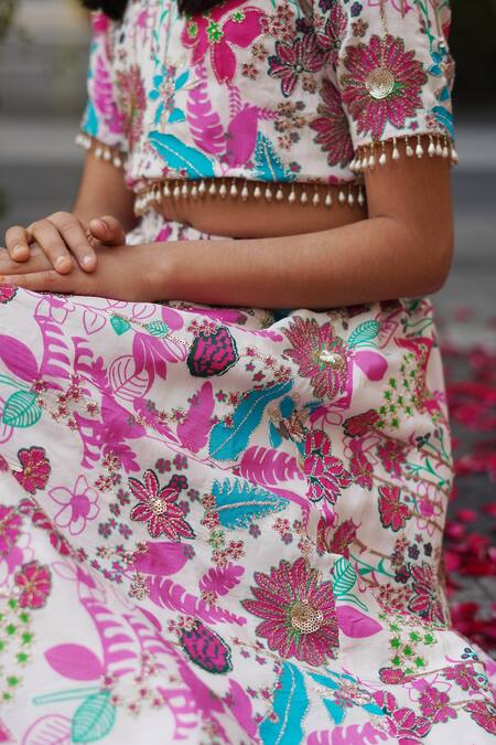 Buy_Taber Tikri_Off White Chiffon Sequins, Pearls Floral Jaal Print Lehenga And Blouse Set _Online_at_Aza_Fashions