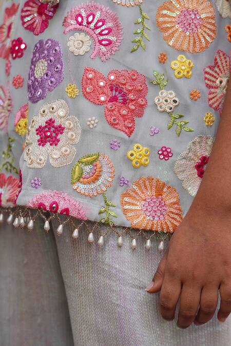 Taber Tikri_Grey Georgette Tassels, Sequins Floral Embroidered Kurta And Pant Set _Online_at_Aza_Fashions