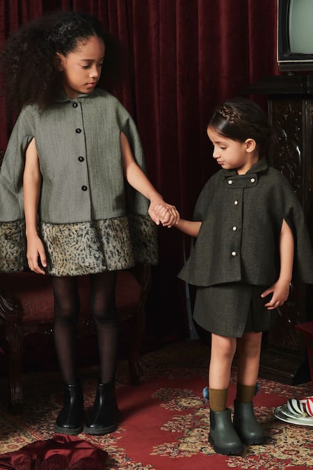 Buy_Jasmine And Alaia_Grey Oxford Fabric Textured Kat Cape With Skirt