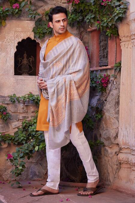 Buy Toosh Kashmir Grey Embroidery Sozni Dordar Botidar Pashmina Dushala Online at Aza Fashions Buy_Toosh Kashmir_Grey Embroidery Sozni Dordar Botidar Pashmina Dushala_Online_at_Aza_Fashions