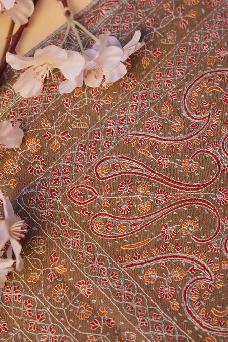 Toosh Kashmir_Beige Embroidery Sozni Flower Mandala Pashmina Shawl_at_Aza_Fashions