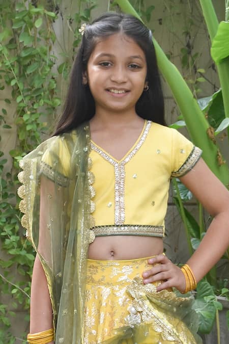 Buy_Fayon Kids_Yellow Cotton, Net, Brocade Embroidery, Sequins Floral Lehenga Set _Online_at_Aza_Fashions