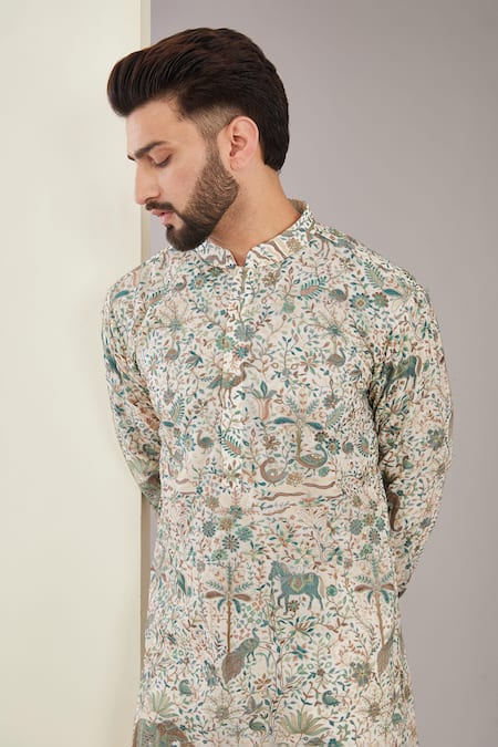 Kasbah_Ivory Georgette Sequins, Embroidery Kalamkari Pattern Kurta _Online_at_Aza_Fashions