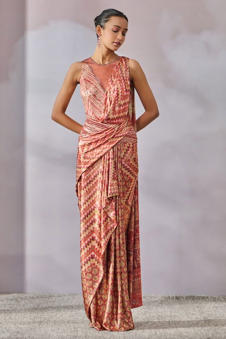 Tarun Tahiliani_Red Jersey Beads Round Neck Chevron Pattern Concept Saree With Bodysuit _Online_at_Aza_Fashions
