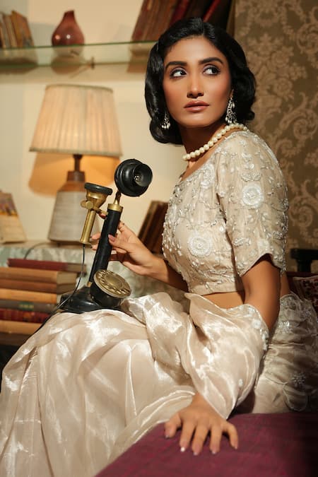 Midushi Bajoria Silver Silk, Linen Pearls, Floral Embroidered Scallop Border Saree With Blouse at Aza Fashions Midushi Bajoria_Silver Silk, Linen Pearls, Floral Embroidered Scallop Border Saree With Blouse _at_Aza_Fashions