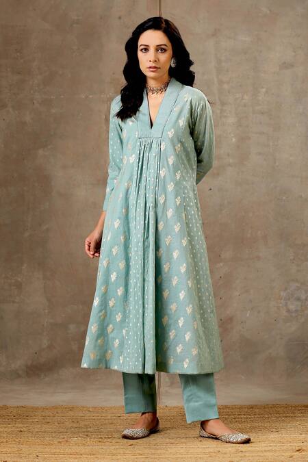 Buy_Bbaawri_Blue Banarasi Chanderi Woven Floral V Neck Kurta Set _Online_at_Aza_Fashions