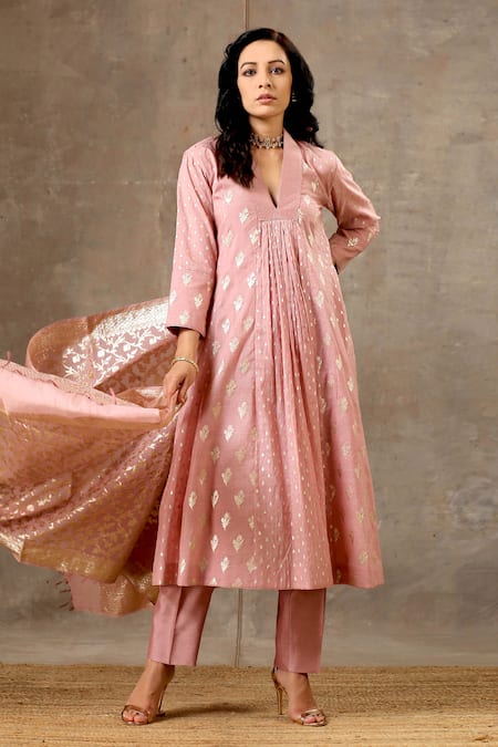 BBAAWRI Bouquet Woven Kurta Set 