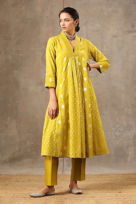 Buy_Bbaawri_Yellow Chanderi , Chanderi, Embroidery V-neck Florette Woven Kurta Set _Online_at_Aza_Fashions