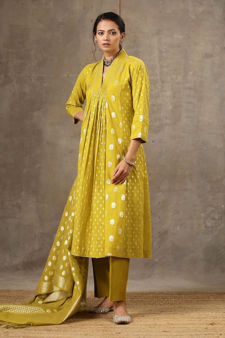 Bbaawri_Yellow Chanderi , Chanderi, Embroidery V-neck Florette Woven Kurta Set _at_Aza_Fashions