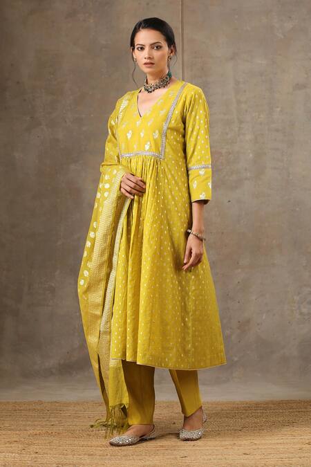 Shop_Bbaawri_Yellow Banarasi Chanderi Woven Flower V Neck Embellished Kurta Pant Set _Online_at_Aza_Fashions